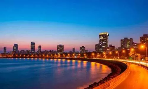 മുംബൈ നഗരത്തിൽ രണ്ടുദിവസം; കേട്ടറിഞ്ഞതും കണ്ടറിഞ്ഞതുമായ ജീവിതങ്ങൾ മുംബൈ നഗരത്തിൽ രണ്ടുദിവസം; കേട്ടറിഞ്ഞതും കണ്ടറിഞ്ഞതുമായ ജീവിതങ്ങൾ