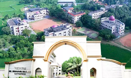 എ​ഴു​പ​തി​ന്റെ നി​റ​വി​ൽ അ​ൽ ജാ​മി​അ