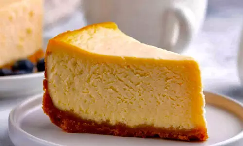 പുതുവർഷത്തിൽ ഒരു മധുരം ആയാലോ? ന്യൂയോർക് ബേക്ക്ഡ് ക്ലാസിക്ക്‌ ചീസ് കേക്ക്