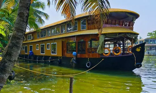 ആറ്​ പുതിയ ബോട്ടുകൾ ഇനി കുറഞ്ഞ ചെലവിൽ; കായൽയാത്ര