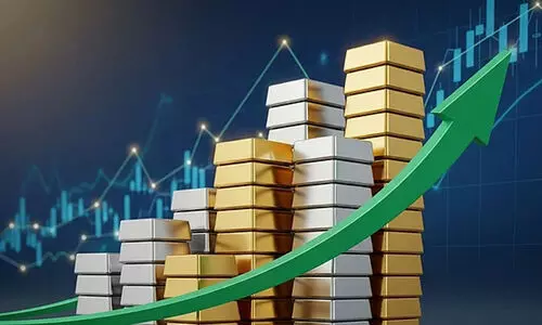 വെനസ്വേലൻ അധിനിവേശം: വീണ്ടും കുതിക്കാനൊരുങ്ങി സ്വർണം, വെള്ളി വില