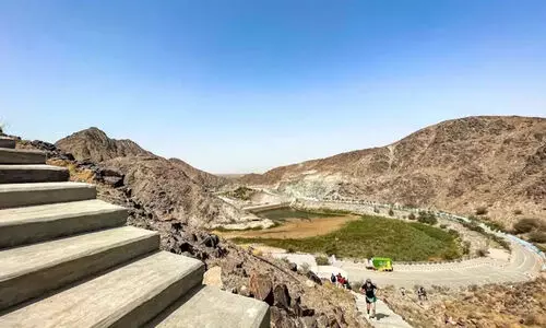 മൺകൂനകൾക്കപ്പുറം; യു.എ.ഇയിലെ ഹൈക്കിങ് പാതകൾ