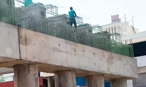 തൊഴിലെടുക്കുന്നത് ജീവൻ പണയം വെച്ച്; മാറ്റത്തിന് കാത്ത് നിർമാണ മേഖല