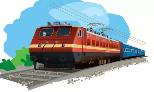 കണ്ടുനിന്ന്​  തിരുവല്ല!; കൂകിപ്പാഞ്ഞ്​ ട്രെയിനുകൾ