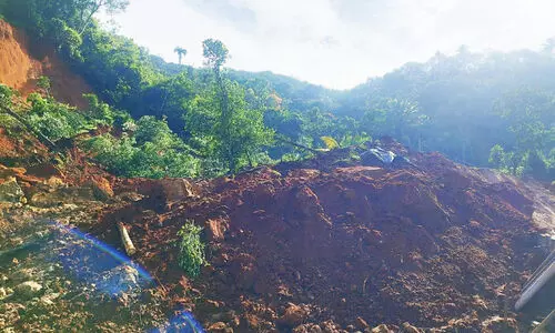 അടിമാലി മലയിടിച്ചിൽ; ദുരന്തബാധിതർ ദുരിതത്തിൽ അടിമാലി മലയിടിച്ചിൽ; ദുരന്തബാധിതർ ദുരിതത്തിൽ