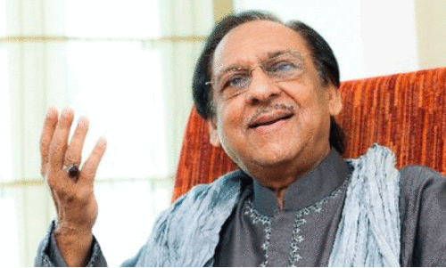 സ്വ​ർ​ണ​ച​ഷ​ക​ങ്ങ​ളി​ൽ   നു​ര​യു​ന്ന സം​ഗീ​തം