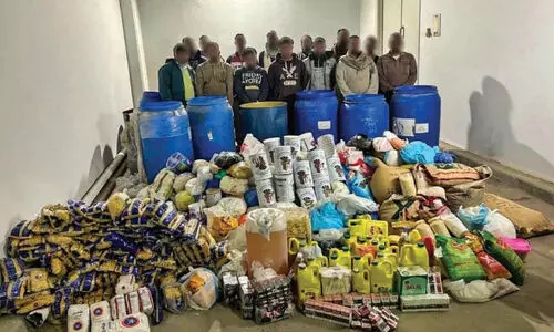 സബ്സിഡി ഭക്ഷ്യവസ്തുക്കൾ വിദേശത്തേക്ക് കടത്താൻ ശ്രമിച്ച സംഘം പിടിയിൽ സബ്സിഡി ഭക്ഷ്യവസ്തുക്കൾ വിദേശത്തേക്ക് കടത്താൻ ശ്രമിച്ച സംഘം പിടിയിൽ