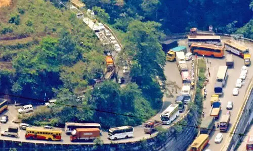 താ​മ​ര​ശ്ശേ​രി ചു​ര​ത്തി​ല്‍ ഗ​താ​ഗ​ത നി​യ​ന്ത്ര​ണം