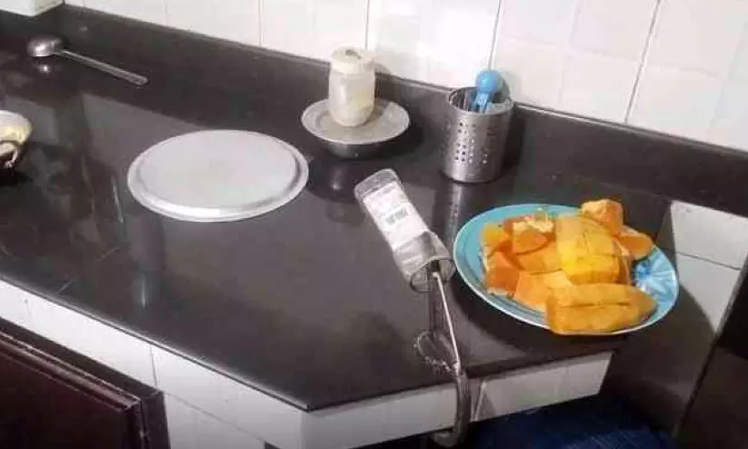 രണ്ടു വീടുകളിൽ വാതില് പൊളിച്ച് കയറി; കള്ളന് കിട്ടിയത് ഓംലറ്റ് മാത്രം... രണ്ടു വീടുകളിൽ വാതില് പൊളിച്ച് കയറി; കള്ളന് കിട്ടിയത് ഓംലറ്റ് മാത്രം...