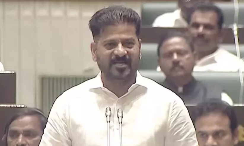 തൊലിയുരിക്കുക മാത്രമല്ല, നാവരിയുകയും ചെയ്യും -ചന്ദ്രശേഖര റാവുവിന് മറുപടിയുമായി രേവന്ത് റെഡ്ഡി തൊലിയുരിക്കുക മാത്രമല്ല, നാവരിയുകയും ചെയ്യും -ചന്ദ്രശേഖര റാവുവിന് മറുപടിയുമായി രേവന്ത് റെഡ്ഡി