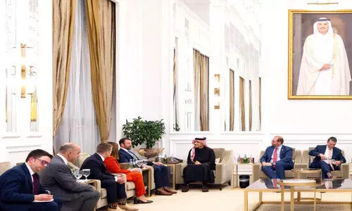 ഖ​ത്ത​ർ പ്ര​ധാ​ന​മ​ന്ത്രി യു.​എ​സ് പ്ര​തി​നി​ധി സം​ഘ​വു​മാ​യി കൂ​ടി​ക്കാ​ഴ്ച ന​ട​ത്തി