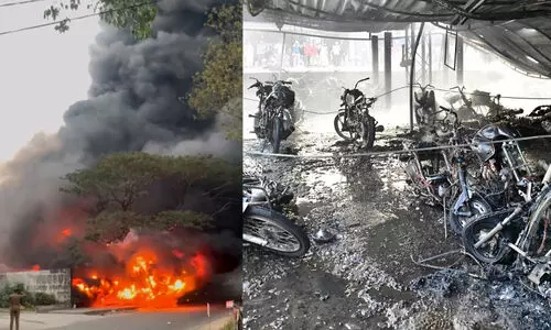 ക​ത്തി​യ​മ​ർ​ന്ന് സ്വ​പ്ന​ങ്ങ​ൾ