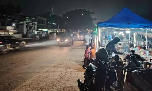 ദേശീയപാതയോരത്തെ രാത്രികാല തട്ടുകടകൾ ഭീഷണി ദേശീയപാതയോരത്തെ രാത്രികാല തട്ടുകടകൾ ഭീഷണി