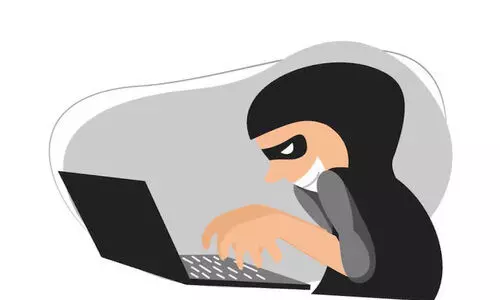 വലമുറുക്കി സൈബർ തട്ടിപ്പുകാർ