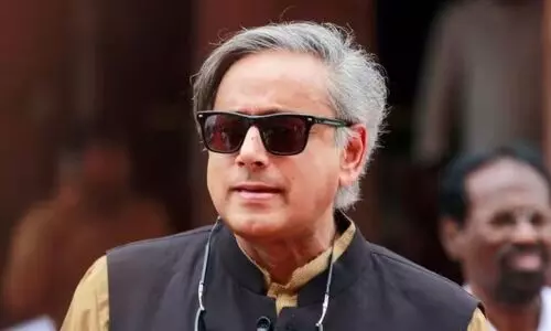 ‘പാർട്ടി ലൈനിൽനിന്ന് മാറിയിട്ടില്ല, മോദിയെ പുകഴ്ത്തിയില്ല’; അദ്വാനിയുടെ പിറന്നാളിന് പോയത് സംസ്കാരത്തിന്‍റെ ഭാഗമെന്നും തരൂർ