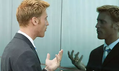 സ്വയം സംസാരിക്കുന്ന ശീലമുണ്ടോ...എന്നാൽ നിങ്ങൾക്ക് പ്രൈവറ്റ് സ്പീച്ചാവാം