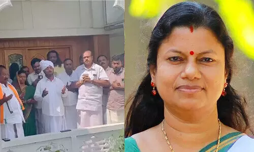 തലമറച്ച് ഖബറിടം സന്ദർശിച്ച ബിന്ദു കൃഷ്ണക്കെതിരെ വിദ്വേഷ പ്രചാരണം; ആദരസൂചകമായി ചെയ്തതാണ്, വിശദീകരിക്കേണ്ടി വരുന്നത് നാടിന്റെ ദുരവസ്ഥ