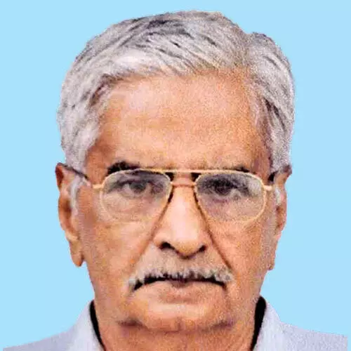 ച​ന്ദ്ര​ന്‍ നാ​യ​ര്‍