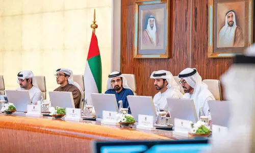 ര​ണ്ട്​ പ​തി​റ്റാ​ണ്ടി​ന്‍റെ നേ​ട്ട​ങ്ങ​ൾ   വി​ല​യി​രു​ത്തി മ​ന്ത്രി​സ​ഭ​യോ​ഗം