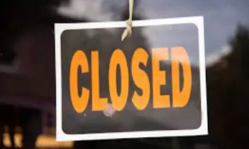 ച​ട്ട​ലം​ഘ​നം; 12 വ്യ​വ​സാ​യി​ക പ്ലോ​ട്ടു​ക​ൾ   അ​ട​ച്ചു​പൂ​ട്ടി