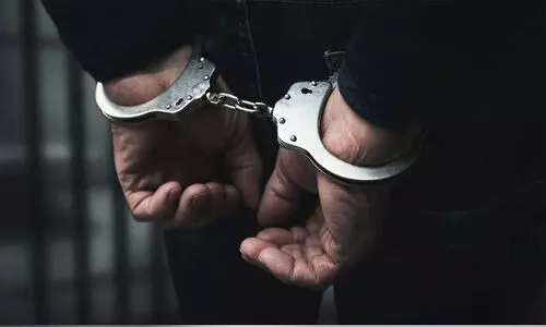 നി​യ​മ​വി​രു​ദ്ധ പ​ണം കൈ​മാ​റ്റ കേ​സി​ൽ എ​ട്ട് പ്ര​വാ​സി​ക​ള്‍ക്ക് ത​ട​വ്