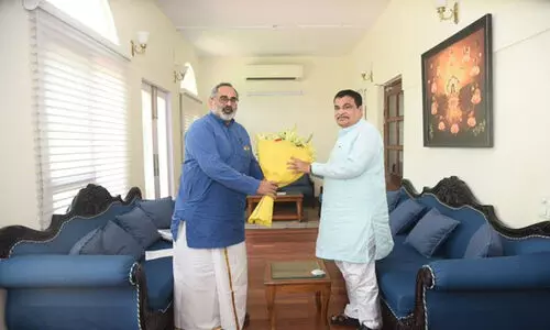 ദേശീയപാത: രാജീവ് ചന്ദ്രശേഖർ ഗഡ്കരിയെ കണ്ടു