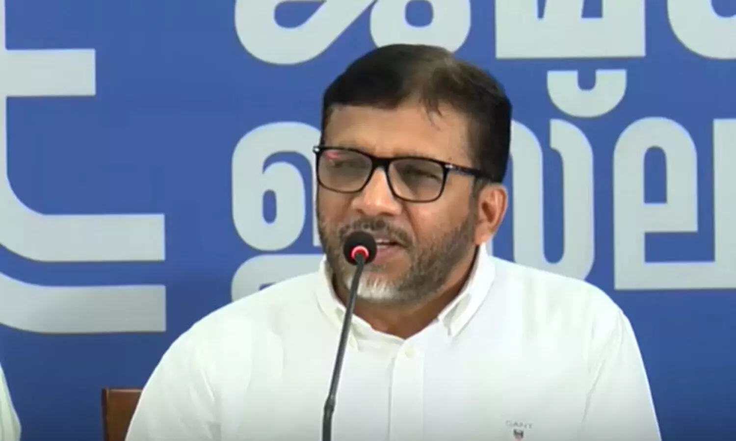 ‘ബി.ജെ.പി പോലും രാഷ്​ട്രീയ ആയുധമാക്കാത്ത മാറാട് കലാപത്തെ സി.പി.എം ഉപയോഗിക്കുന്നത് അപകടകരം; എ.കെ ബാലൻ അഭിനവ ഗീബൽസ് ആകരുത്’-പി. മുജീബുറഹ്മാൻ