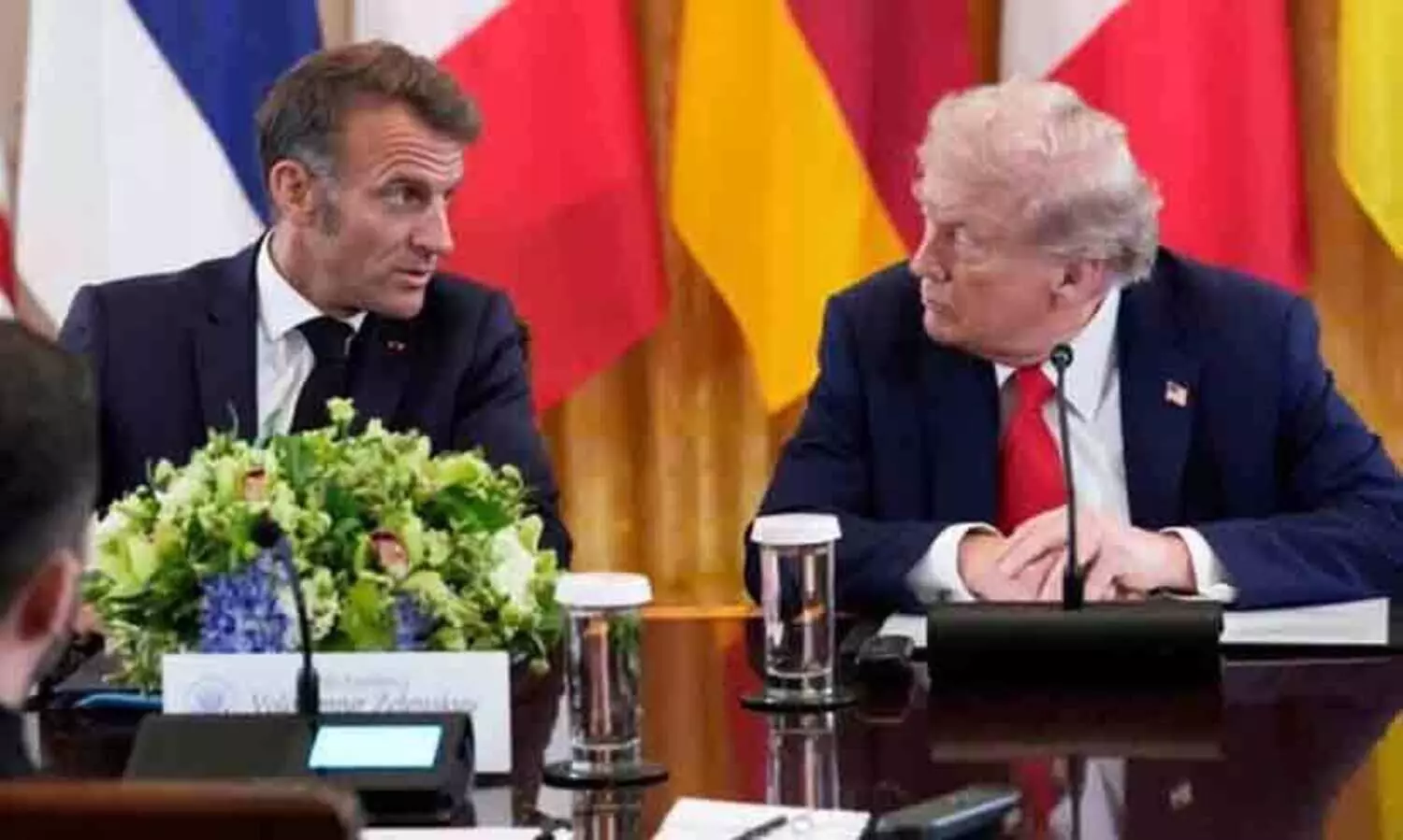 തീരുവ കുത്തനെ കൂട്ടുമെന്ന് ഭീഷണിപ്പെടുത്തി; ഭയന്നുപോയ ഇമ്മാനുവൽ മാക്രോൺ മരുന്നു വില കൂട്ടാൻ സമ്മതിച്ചു -അവകാശവാദവുമായി ട്രംപ്