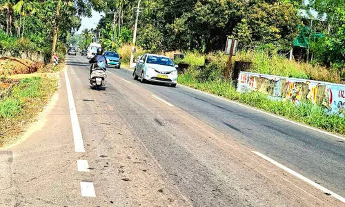 അഷ്ടമിച്ചിറ പാടത്ത് വാഹനാപകടങ്ങൾ തുടർക്കഥ