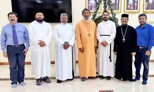 കെ.​സി.​ഇ.​സി മാ​ർ തേ​യോ​ഫി​ലോ​സ് മെ​ത്രാ​പ്പോ​ലീ​ത്ത​ക്ക് സ്വീ​ക​ര​ണം ന​ല്‍കി