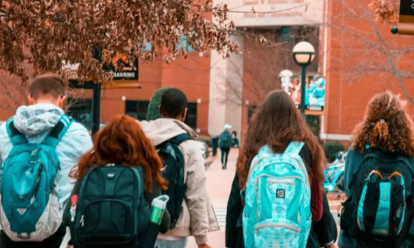 നിയമങ്ങൾ ലംഘിച്ചാൽ വിസ നഷ്ടപ്പെടും; ഇന്ത്യൻ വിദ്യാർഥികൾക്ക് യു.എസ് മുന്നറിയിപ്പ് നിയമങ്ങൾ ലംഘിച്ചാൽ വിസ നഷ്ടപ്പെടും; ഇന്ത്യൻ വിദ്യാർഥികൾക്ക് യു.എസ് മുന്നറിയിപ്പ്