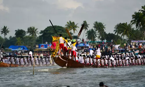 പ്രസിഡന്റ്സ് ട്രോഫി വള്ളംകളി 10ന് ജലരാജാക്കന്മാര്ക്കായി അഷ്ടമുടി ഒരുങ്ങുന്നു പ്രസിഡന്റ്സ് ട്രോഫി വള്ളംകളി 10ന് ജലരാജാക്കന്മാര്ക്കായി അഷ്ടമുടി ഒരുങ്ങുന്നു