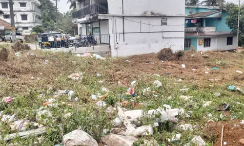 ത​പാ​ൽ വ​കു​പ്പി​ന്‍റെ ക​ണ്ണാ​യ സ്ഥ​ലം അ​നാ​ഥം