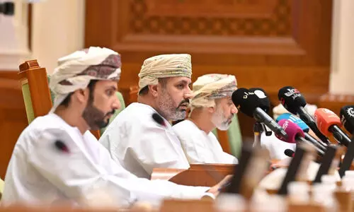 സ്വ​ദേ​ശി ജീ​വ​ന​ക്കാ​രെ പി​രി​ച്ചു​വി​ടാ​ൻ മ​ന്ത്രാ​ല​യ അ​നു​മ​തി നി​ർ​ബ​ന്ധം -തൊ​ഴി​ൽ മ​ന്ത്രി