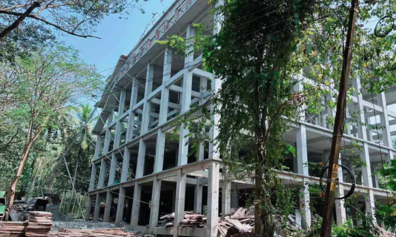 ടാങ്ക് നിർമാണം തകൃതി; എന്ന് പൂർത്തിയാകും ചോക്കാട്ടെ ജൽജീവൻ പദ്ധതി?