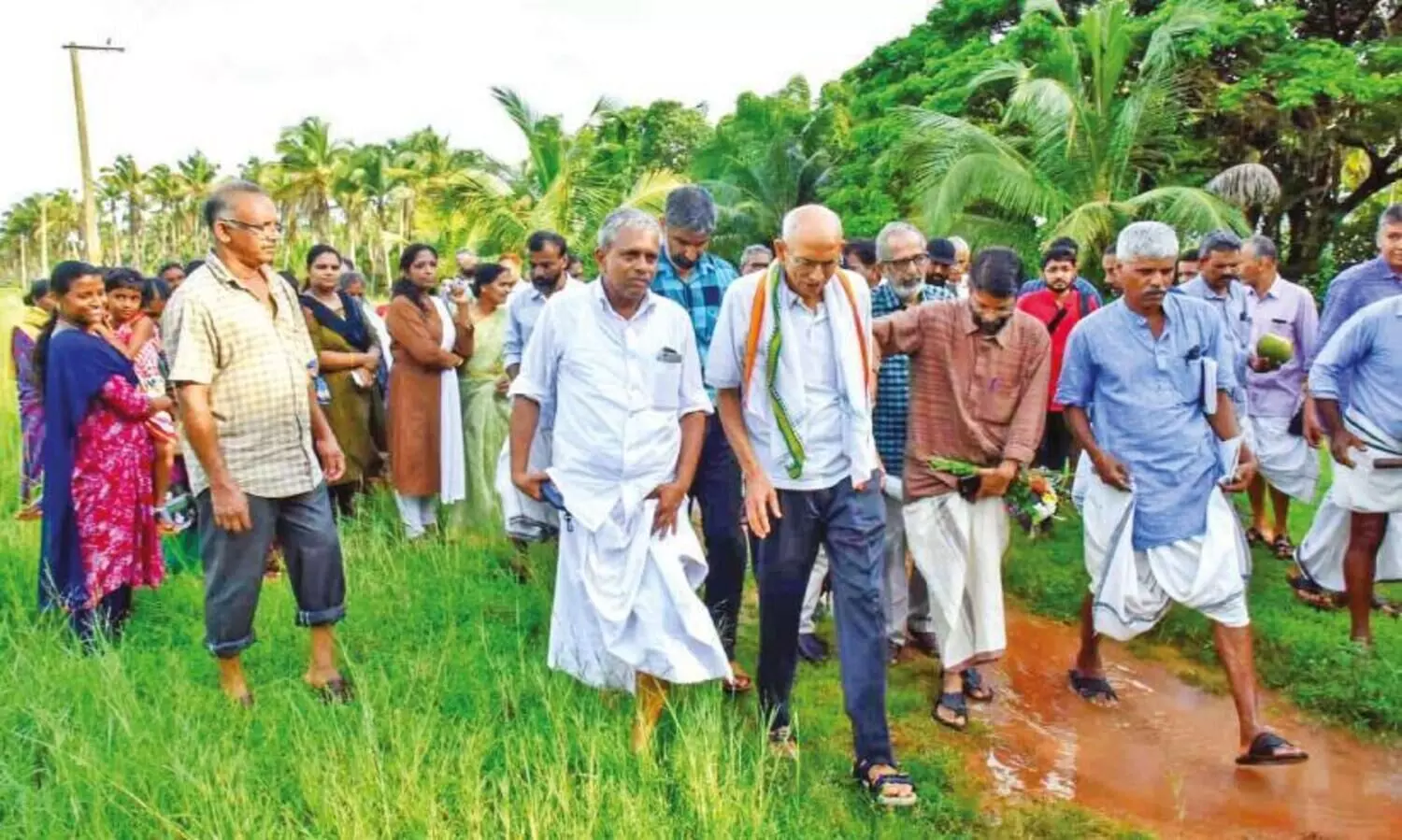 നാട്ടിടവഴികൾ താണ്ടി ഗാഡ്ഗിലെത്തി,പയ്യന്നൂരിന്റെ വയൽപ്പച്ച കാക്കാൻ