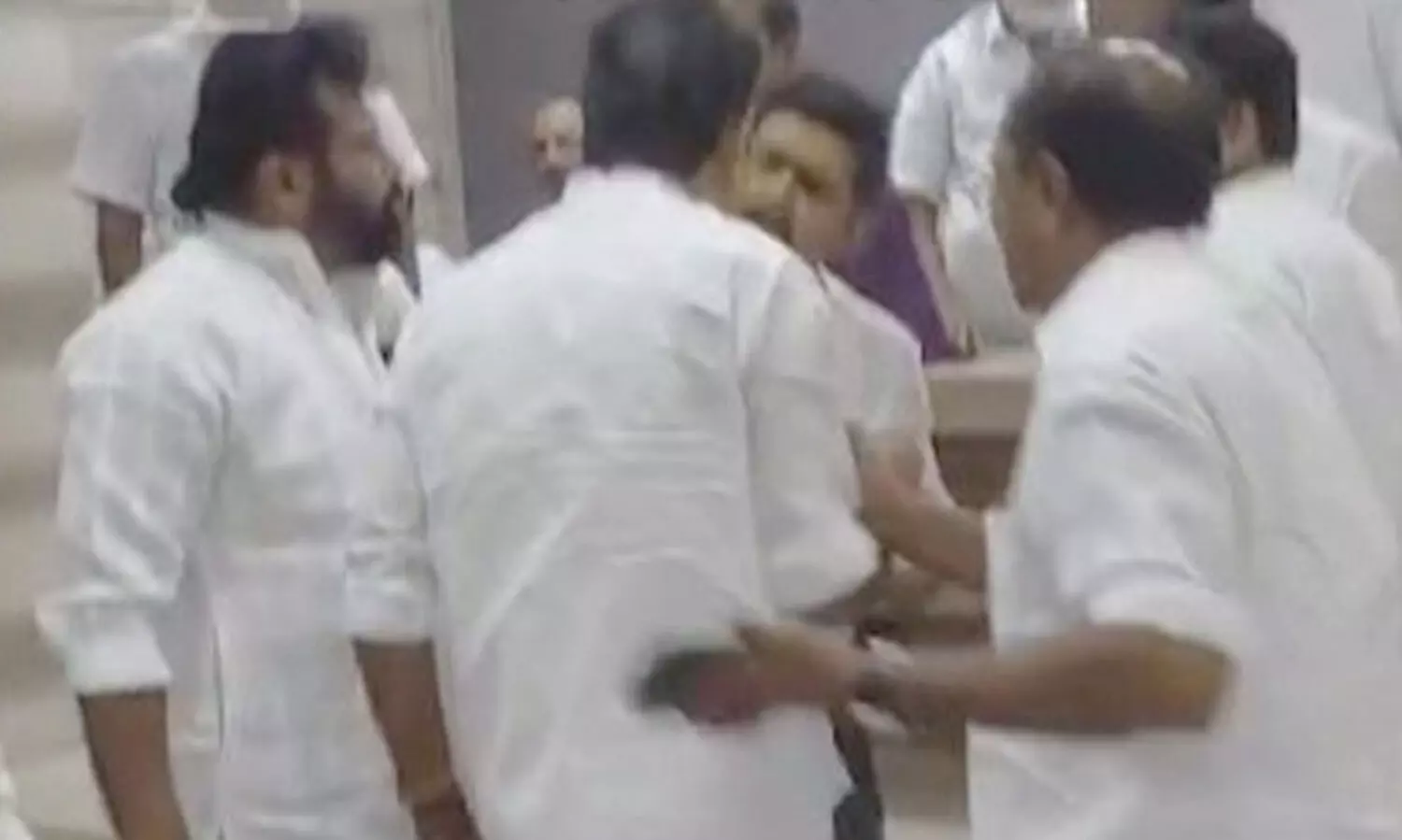 എൻ.സി.പി നേതൃയോഗത്തിൽ ഉന്തുംതള്ളും; യോഗം ഉ​പേക്ഷിച്ചു