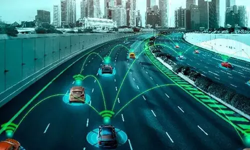 വാഹനങ്ങൾ ഇനി പരസ്പരം സംസാരിക്കും; അപകടം കുറക്കാൻ പുതിയ സാ​ങ്കേതിക വിദ്യ