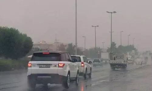 രാ​ത്രി​യി​ൽ ത​ണു​പ്പു വ​ർ​ധി​ക്കും;   ഇ​ന്ന് ചാ​റ്റ​ൽ മ​ഴ​ക്കും   പൊ​ടി​ക്കാ​റ്റി​നും സാ​ധ്യ​ത