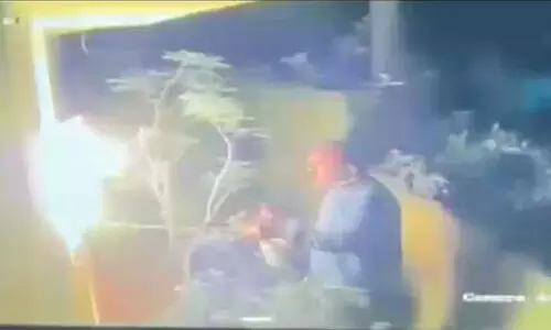 കുടുംബസ്വത്ത് വിൽക്കാൻ സമ്മതിച്ചില്ല; സഹോദരന്റെ വീടിന് തീയിടാൻ പോയ അനുജന് മേൽ തീ ആളിപ്പടർന്നു