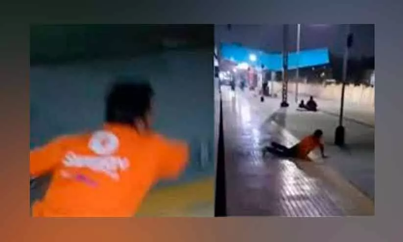 ഭക്ഷണം നൽകിയ ശേഷം പുറത്തിറങ്ങുന്നതിനിടെ ഓടിത്തുടങ്ങിയ ട്രെയിനിൽ നിന്ന് തെറിച്ച് വീണ് ഡെലിവറി ജീവനക്കാരൻ; വിഡിയോ ഭക്ഷണം നൽകിയ ശേഷം പുറത്തിറങ്ങുന്നതിനിടെ ഓടിത്തുടങ്ങിയ ട്രെയിനിൽ നിന്ന് തെറിച്ച് വീണ് ഡെലിവറി ജീവനക്കാരൻ; വിഡിയോ