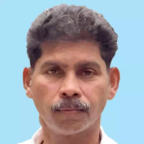 കാ​ർ മ​റി​ഞ്ഞ് ഗൃ​ഹ​നാ​ഥ​ൻ മ​രി​ച്ചു