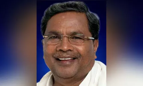 മ​ല​യാ​ള ഭാ​ഷ ബി​ല്ലി​നെ​തി​രെ സി​ദ്ധ​രാ​മ​യ്യ