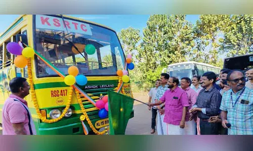 ക​ള​റാ​യി ആ​ന​വ​ണ്ടി; ടൂ​റി​സ​ത്തി​ന് മാ​ത്ര​മാ​യി ബ​സ്