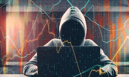 ഓ​ൺ​ലൈ​ൻ ട്രേ​ഡി​ങ് ത​ട്ടി​പ്പ്; കോ​ഴി​ക്കോ​ട് സ്വ​ദേ​ശി​ക​ൾ​ക്ക് ഒ​ന്ന​ര​ക്കോ​ടി​യോ​ളം രൂ​പ ന​ഷ്ട​മാ​യി