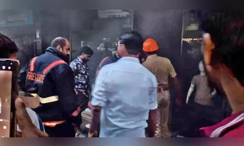 വ​സ്ത്ര വ്യാ​പാ​ര സ്ഥാ​പ​ന​ത്തി​ൽ തീ​പി​ടി​ത്തം