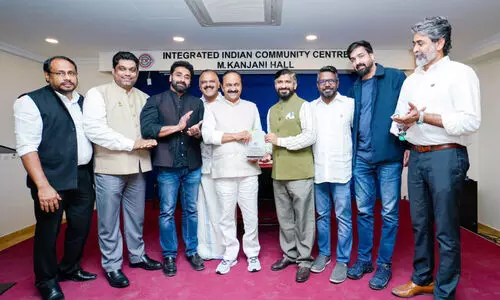 പ്രതിപക്ഷ നേതാവ് വി.ഡി സതീശന് സ്വീകരണം പ്രതിപക്ഷ നേതാവ് വി.ഡി സതീശന് സ്വീകരണം