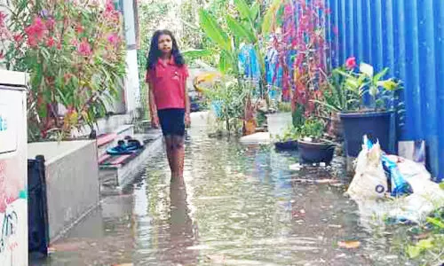 വേ​ലി​യേ​റ്റം: തീരഗ്രാമങ്ങൾ വെള്ളത്തിൽ