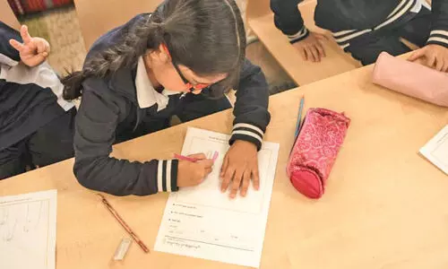 സ്കൂ​ളു​ക​ളി​ൽ വെ​ള്ളി​യാ​ഴ്ച​ക​ളി​ലെ സ​മ​യ​മാ​റ്റ​ത്തി​ന്​ തു​ട​ക്കം