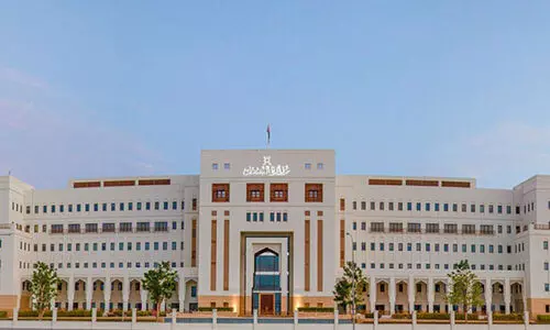 സ്വ​ദേ​ശി​ക​ളു​ടെ തൊ​ഴി​ൽ ന​ഷ്ടം; പ്ര​ത്യാ​ഘാ​ത​ങ്ങ​ൾ ച​ർ​ച്ച ചെ​യ്ത് ശൂ​റ കൗ​ൺ​സി​ൽ